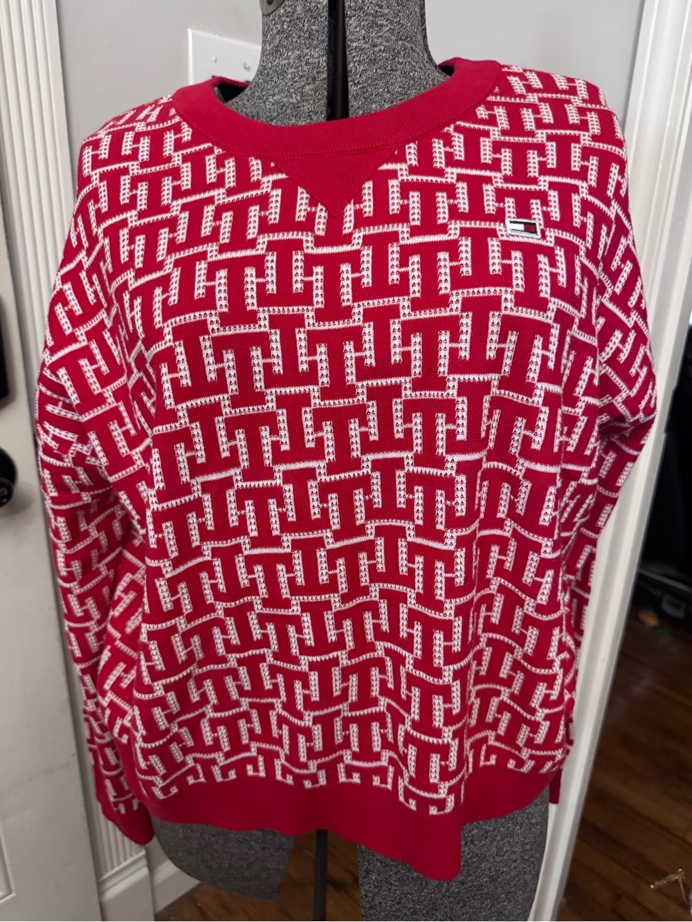 Women’s Tommy Hilfiger Red and White Patterned Knit Sweater NWT Large
